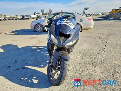 Drugie zdjęcie samochodu z przodu: 2006 KAWASAKI ZX1000 D6F VIN:JKAZXCD186A015642 - miniatura