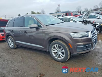 Czwarte zdjęcie samochodu z boku: 2017 AUDI Q7 PREMIUM PLUS VIN:WA1LAAF77HD053006 - miniatura