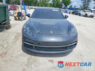 Piąte zdjęcie samochodu w środku: 2018 PORSCHE PANAMERA 4 E-HYBRID VIN:WP0AE2A73JL130318 - miniatura