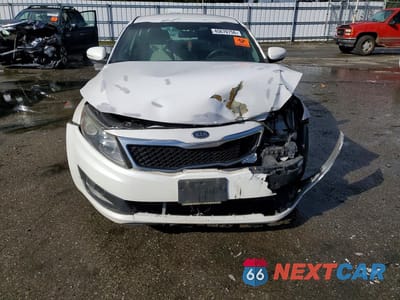 Piąte zdjęcie samochodu w środku: 2012 KIA OPTIMA LX VIN:5XXGM4A76CG080364 - miniatura