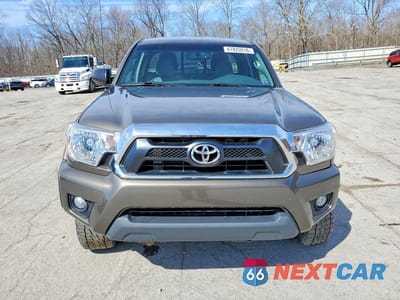 Piąte zdjęcie samochodu w środku: 2012 TOYOTA TACOMA V6 VIN:5TFUU4EN2CX038228 - miniatura