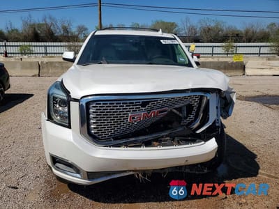 Piąte zdjęcie samochodu w środku: 2016 GMC YUKON XL DENALI VIN:1GKS1HKJ6GR364055 - miniatura