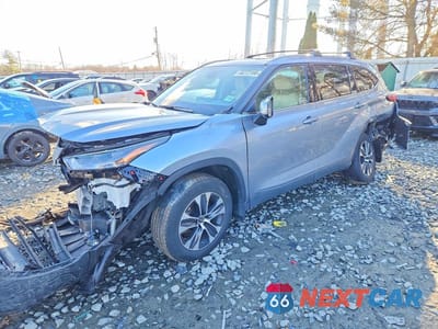 2022 TOYOTA HIGHLANDER XLE 5TDHZRBH3NS233195 - główne zdjęcie licytacji z USA - miniatura