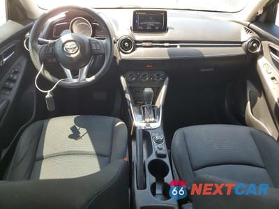 Zdjęcie 8 z 12 samochodu: 2017 TOYOTA YARIS IA BASE VIN:3MYDLBYV0HY188672 - miniatura