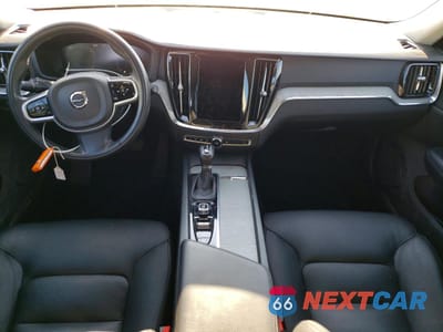 Zdjęcie 8 z 13 samochodu: 2021 VOLVO V60 CROSS COUNTRY T5 MOMENTUM VIN:YV4102WK6M1074240 - miniatura