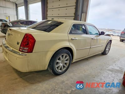 Trzecie zdjęcie samochodu z tyłu: 2009 CHRYSLER 300C VIN:2C3LA63T39H601774 - miniatura