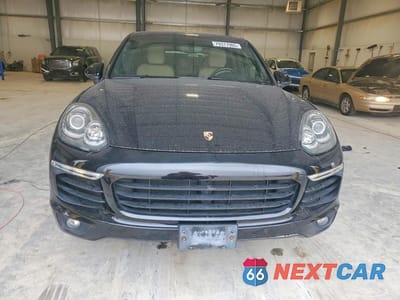 Piąte zdjęcie samochodu w środku: 2015 PORSCHE CAYENNE SE HYBRID VIN:WP1AE2A21FLA51479 - miniatura