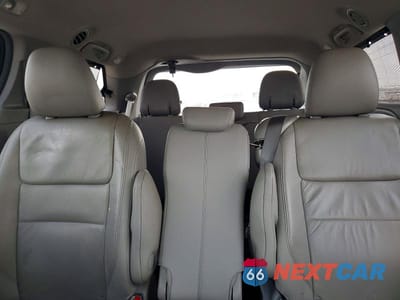Zdjęcie 10 z 13 samochodu: 2016 TOYOTA SIENNA XLE PREMIUM 8-PASSENGER VIN:5TDYK3DC7GS698021 - miniatura