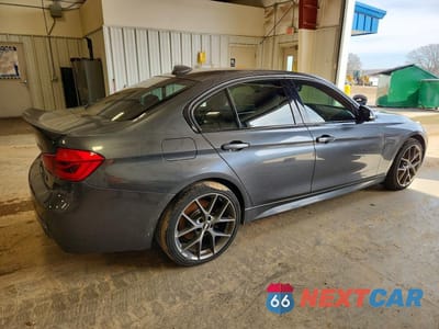 Trzecie zdjęcie samochodu z tyłu: 2016 BMW 340 XI VIN:WBA8B7G50GNT14295 - miniatura