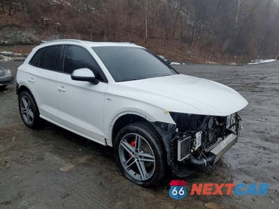 Czwarte zdjęcie samochodu z boku: 2018 AUDI SQ5 PREMIUM PLUS VIN:WA1A4AFY1J2202714 - miniatura