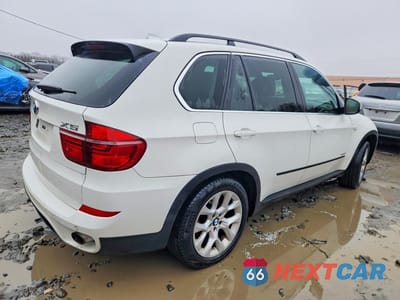 Trzecie zdjęcie samochodu z tyłu: 2013 BMW X5 XDRIVE35I VIN:5UXZV4C53D0B15531 - miniatura