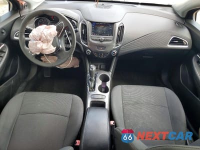 Zdjęcie 8 z 12 samochodu: 2019 CHEVROLET CRUZE LS VIN:1G1BC5SMXK7151847 - miniatura