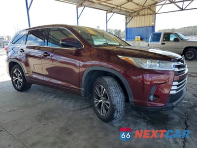 Czwarte zdjęcie samochodu z boku: 2017 TOYOTA HIGHLANDER LE PLUS VIN:5TDZZRFH6HS207869 - miniatura