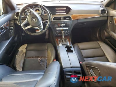 Zdjęcie 8 z 11 samochodu: 2014 MERCEDES-BENZ C 250 VIN:WDDGF4HB9ER312563 - miniatura