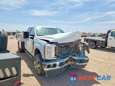 Czwarte zdjęcie samochodu z boku: 2024 FORD F350 SUPER DUTY VIN:1FT8W3DT7REE09281 - miniatura