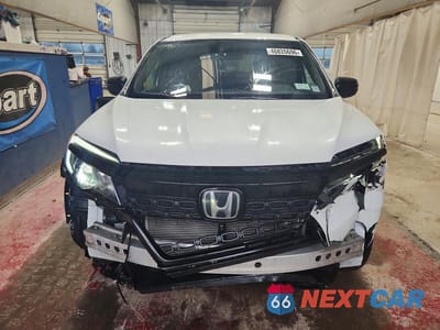 Piąte zdjęcie samochodu w środku: 2021 HONDA PASSPORT SPORT VIN:5FNYF8H21MB021307 - miniatura