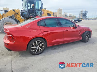 Trzecie zdjęcie samochodu z tyłu: 2019 VOLVO S60 T5 MOMENTUM VIN:7JR102FK9KG017772 - miniatura