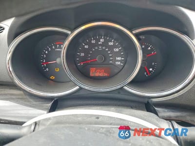 Zdjęcie 9 z 13 samochodu: 2013 KIA SORENTO LX VIN:5XYKTDA29DG403076 - miniatura