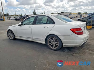 Drugie zdjęcie samochodu z przodu: 2013 MERCEDES-BENZ C 250 VIN:WDDGF4HB7DR279254 - miniatura