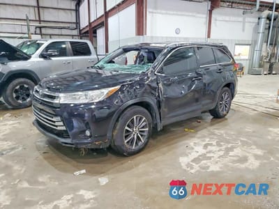 2019 TOYOTA HIGHLANDER XLE 5TDKZRFH8KS306752 - główne zdjęcie licytacji z USA - miniatura