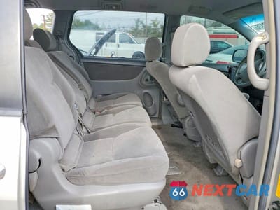 Zdjęcie 11 z 12 samochodu: 2004 TOYOTA SIENNA LE 8 PASSENGER VIN:5TDZA23C34S205434 - miniatura