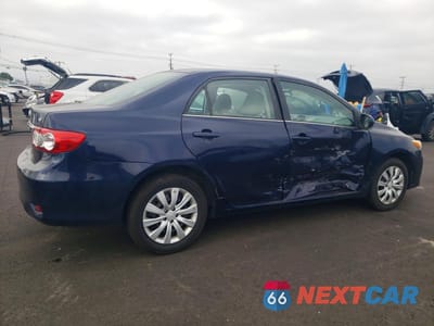 Trzecie zdjęcie samochodu z tyłu: 2013 TOYOTA COROLLA LE VIN:2T1BU4EE1DC023923 - miniatura
