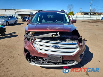 Piąte zdjęcie samochodu w środku: 2018 FORD ESCAPE SEL VIN:1FMCU9HD6JUB18248 - miniatura