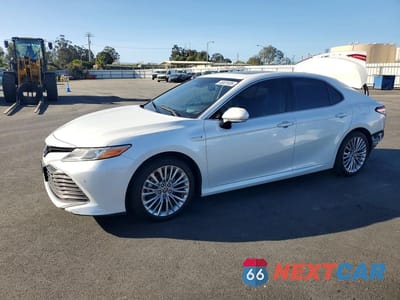 2018 TOYOTA CAMRY HYBRID XLE 4T1B21HK3JU009201 - główne zdjęcie licytacji z USA - miniatura