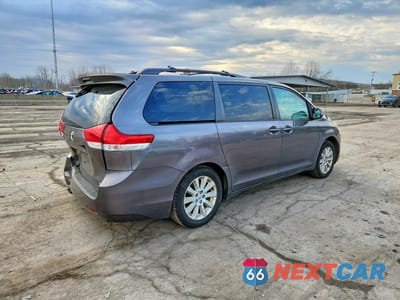 Trzecie zdjęcie samochodu z tyłu: 2013 TOYOTA SIENNA XLE 7-PASSENGER VIN:5TDDK3DCXDS060193 - miniatura