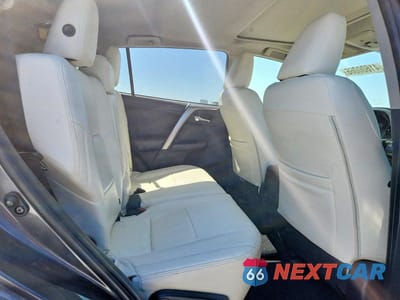 Zdjęcie 11 z 13 samochodu: 2018 TOYOTA RAV4 XLE VIN:JTMWFREV4JJ742026 - miniatura