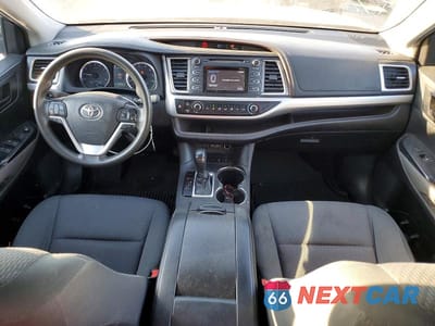 Zdjęcie 8 z 12 samochodu: 2019 TOYOTA HIGHLANDER LE VIN:5TDBZRFH4KS977478 - miniatura