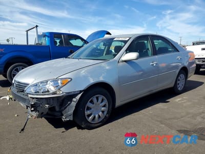 2005 TOYOTA CAMRY LE 4T1BE32K05U035692 - główne zdjęcie licytacji z USA - miniatura
