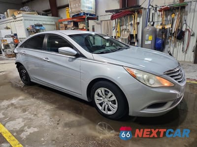 Czwarte zdjęcie samochodu z boku: 2012 HYUNDAI SONATA GLS VIN:5NPEB4AC9CH310719 - miniatura