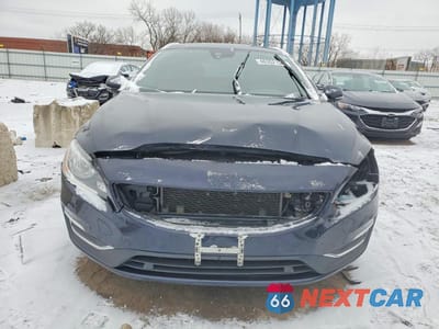 Piąte zdjęcie samochodu w środku: 2016 VOLVO V60 PREMIER VIN:YV1612SK4G1310393 - miniatura