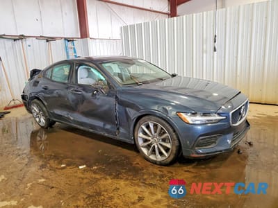 Czwarte zdjęcie samochodu z boku: 2019 VOLVO S60 T6 MOMENTUM VIN:7JRA22TK2KG004571 - miniatura