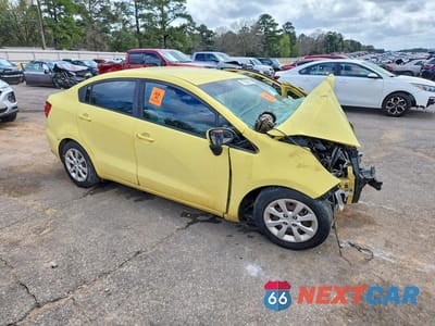 Czwarte zdjęcie samochodu z boku: 2016 KIA RIO LX VIN:KNADM4A32G6681854 - miniatura