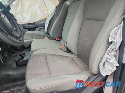 Zdjęcie 10 z 12 samochodu: 2019 FORD F150 VIN:1FTMF1CB4KKD23560 - miniatura