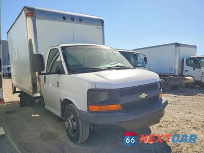 Czwarte zdjęcie samochodu z boku: 2007 CHEVROLET EXPRESS G3500 VIN:1GBJG31U371112559 - miniatura