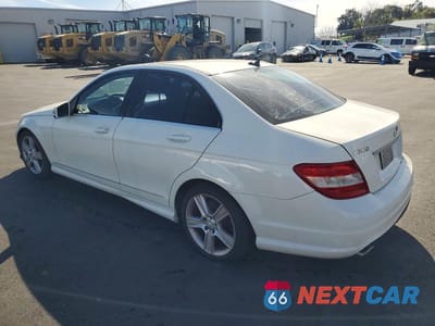 Drugie zdjęcie samochodu z przodu: 2011 MERCEDES-BENZ C 300 VIN:WDDGF5EB4BA513002 - miniatura