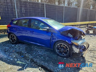 Czwarte zdjęcie samochodu z boku: 2013 FORD FOCUS SE VIN:1FADP3K23DL181635 - miniatura