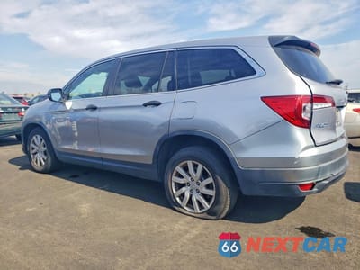 Drugie zdjęcie samochodu z przodu: 2020 HONDA PILOT LX VIN:5FNYF5H11LB027483 - miniatura