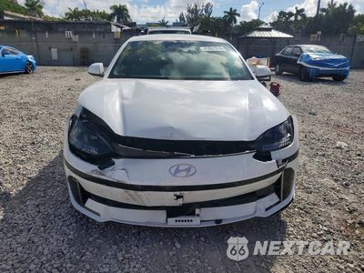 Piąte zdjęcie samochodu w środku: 2025 HYUNDAI IONIQ 6 SEL VIN:KMHM34AA9SA114708 - miniatura