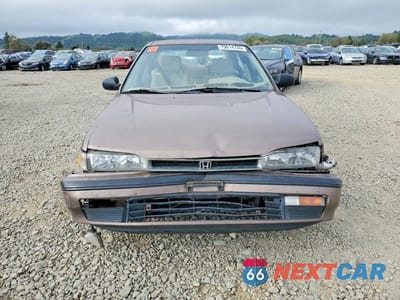 Piąte zdjęcie samochodu w środku: 1990 HONDA ACCORD LX VIN:JHMCB7654LC084859 - miniatura