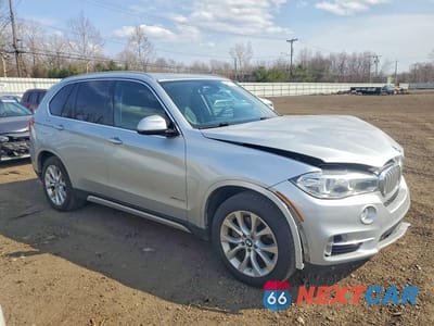 Czwarte zdjęcie samochodu z boku: 2015 BMW X5 XDRIVE50I VIN:5UXKR6C54F0J78767 - miniatura