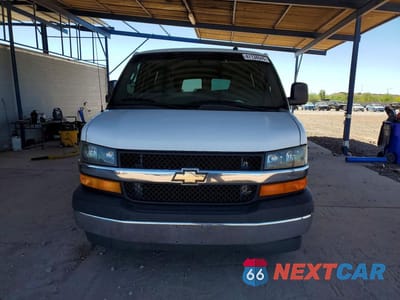 Piąte zdjęcie samochodu w środku: 2017 CHEVROLET EXPRESS G3500 LT VIN:1GAZGPFG4H1336801 - miniatura