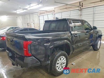 Trzecie zdjęcie samochodu z tyłu: 2024 TOYOTA TACOMA SR VIN:3TYLD5KNXRT010184 - miniatura