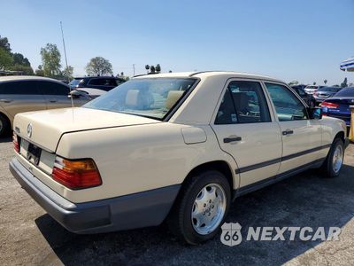 Trzecie zdjęcie samochodu z tyłu: 1986 MERCEDES-BENZ 300 E VIN:WDBEA30D3GA239178 - miniatura