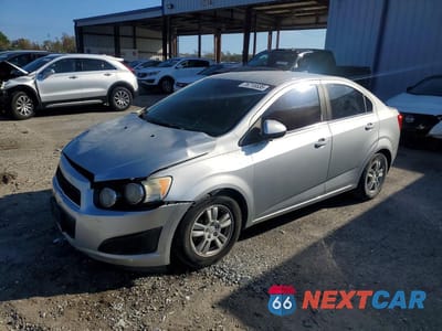 2013 CHEVROLET SONIC LT 1G1JC5SBXD4256970 - główne zdjęcie licytacji z USA - miniatura