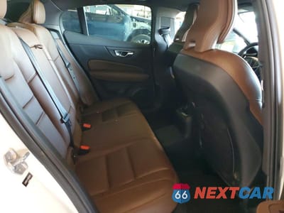 Zdjęcie 10 z 11 samochodu: 2022 VOLVO S60 T8 RECHARGE INSCRIPTION VIN:7JRH60FL3NG192680 - miniatura