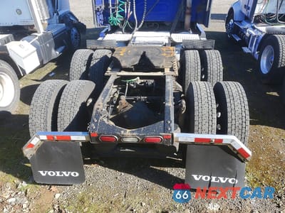 Zdjęcie 6 z 10 samochodu: 2018 VOLVO VN VNL VIN:4V4NC9EJ1JN895588 - miniatura